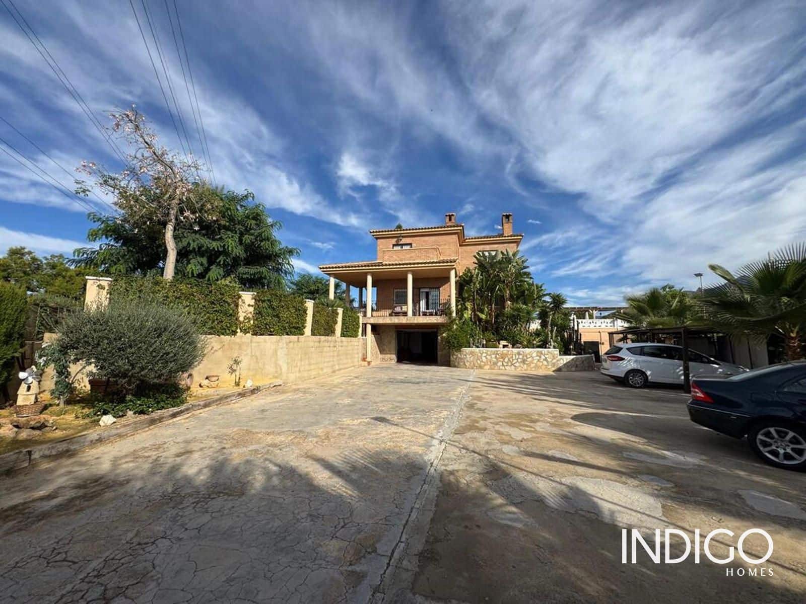 3 bedroom Villa for sale in Busot with pool garage - € 480,000 (Ref: 10177483)