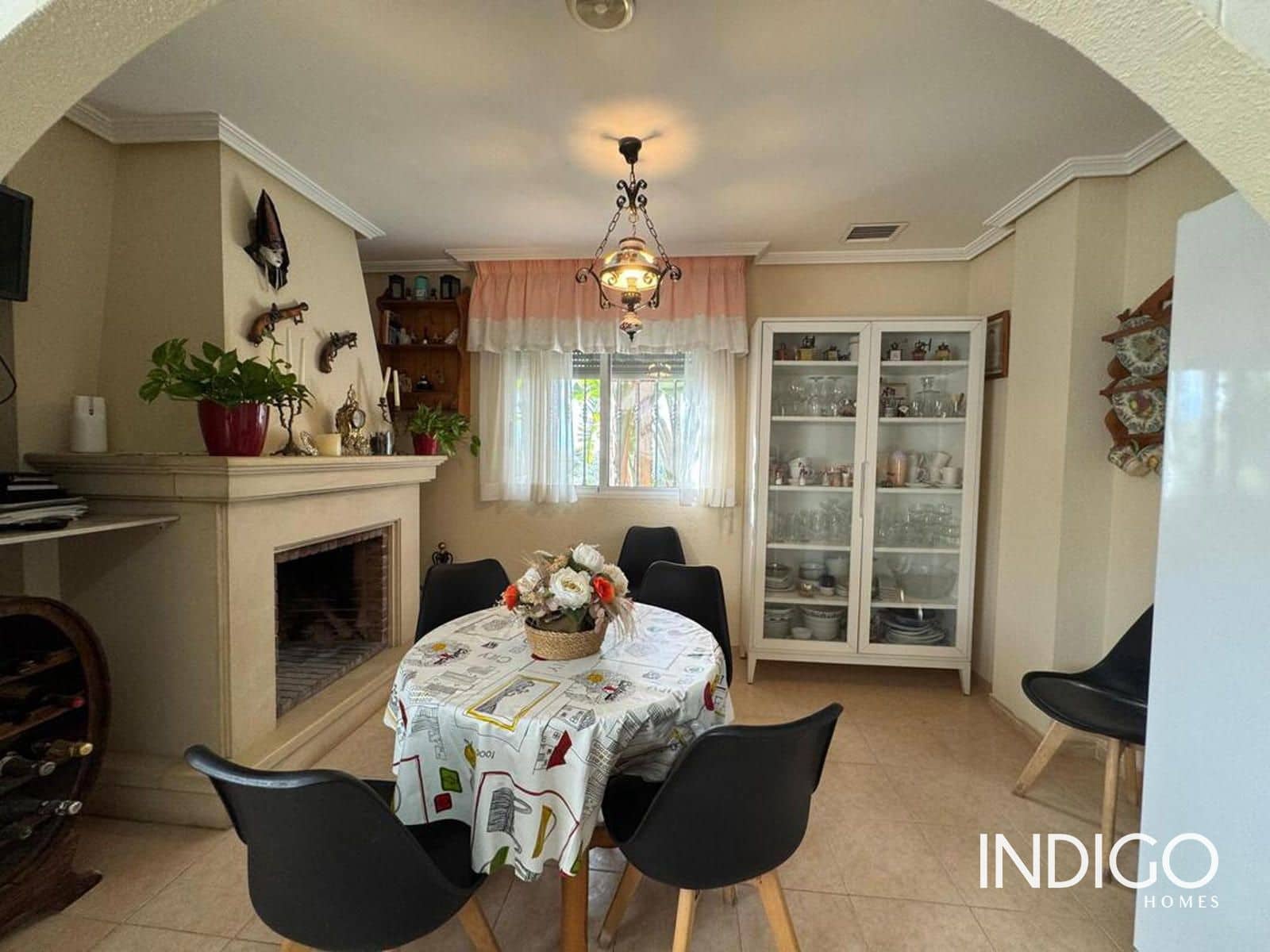 3 bedroom Villa for sale in Busot with pool garage - € 480,000 (Ref: 10177483)
