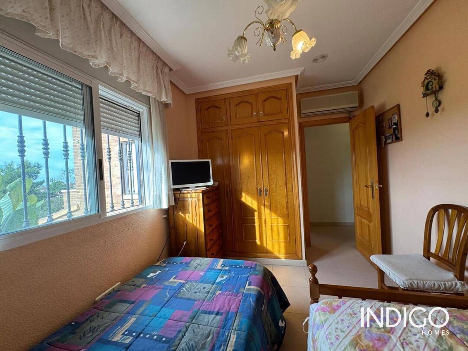 3 bedroom Villa for sale in Busot with pool garage - € 480,000 (Ref: 10177483)