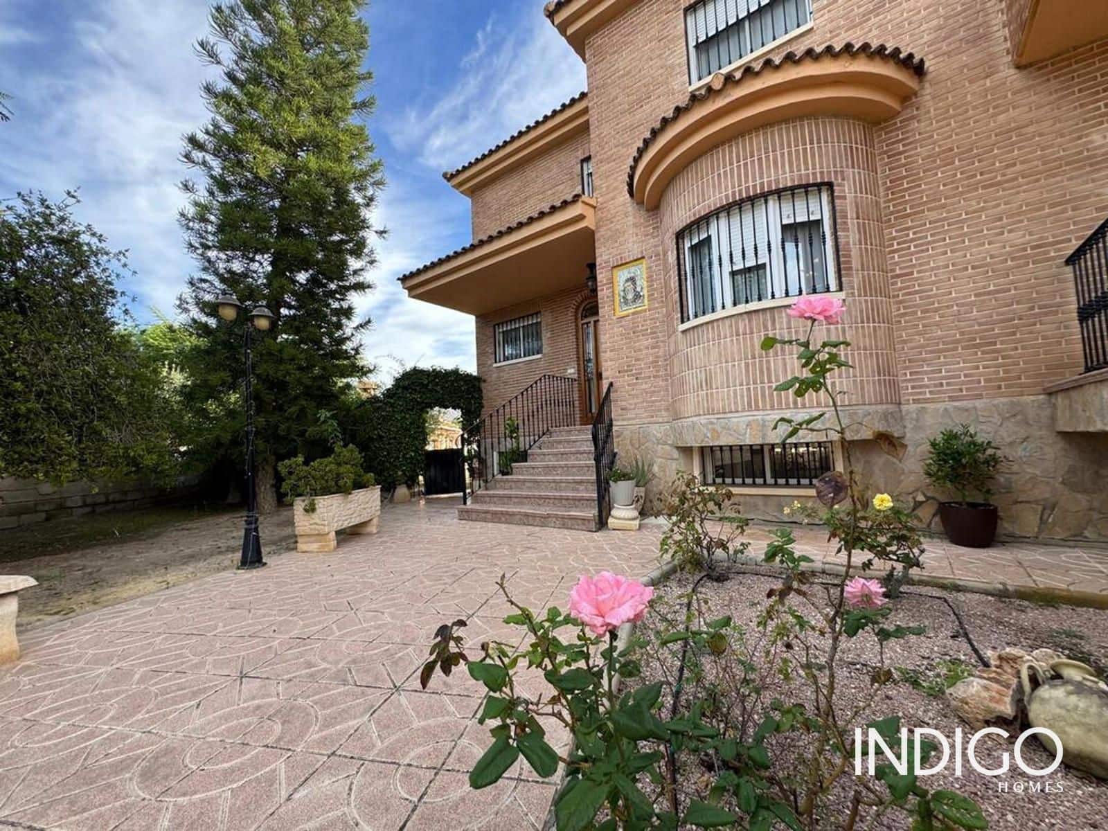 3 bedroom Villa for sale in Busot with pool garage - € 480,000 (Ref: 10177483)