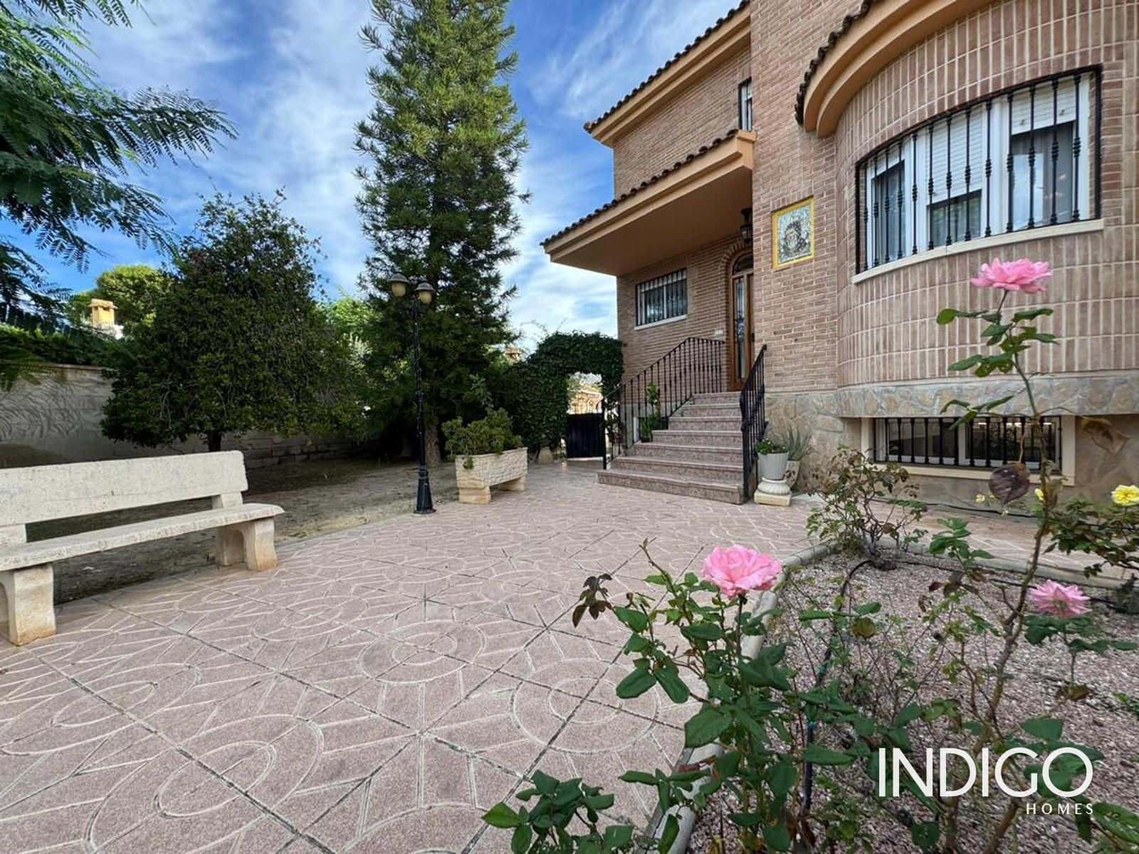 3 bedroom Villa for sale in Busot with pool garage - € 480,000 (Ref: 10177483)