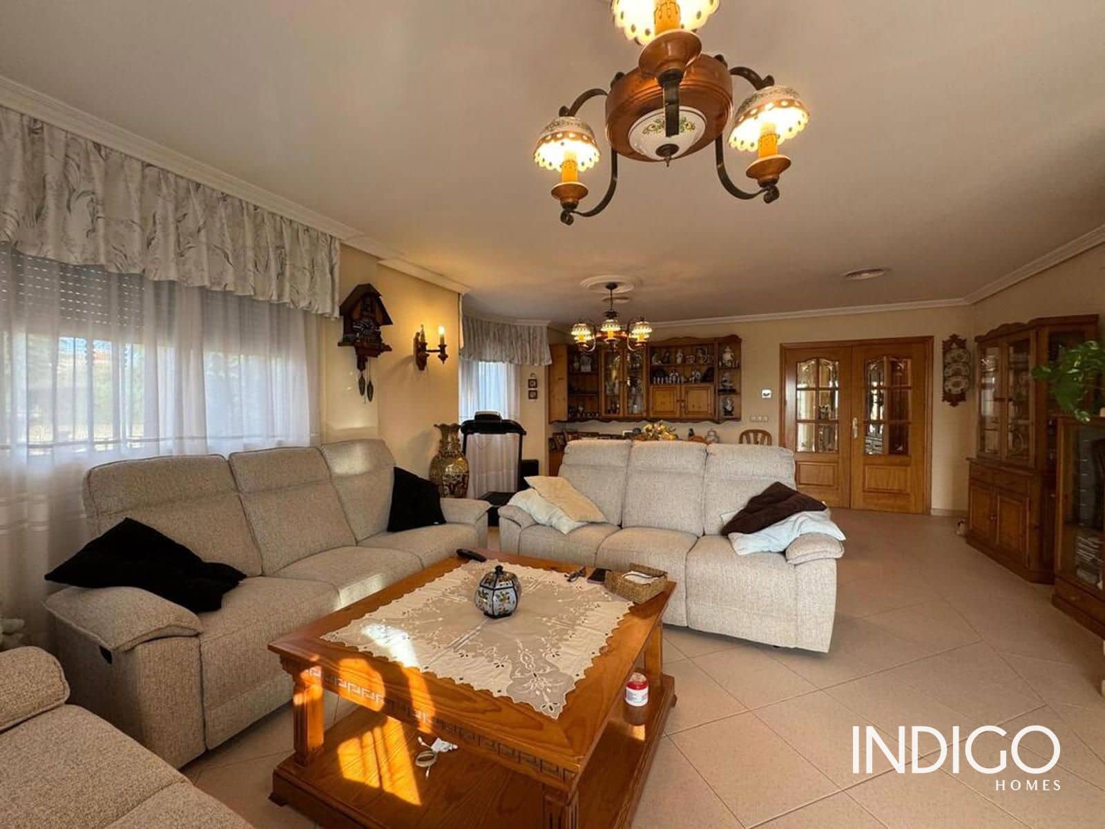 3 bedroom Villa for sale in Busot with pool garage - € 480,000 (Ref: 10177483)