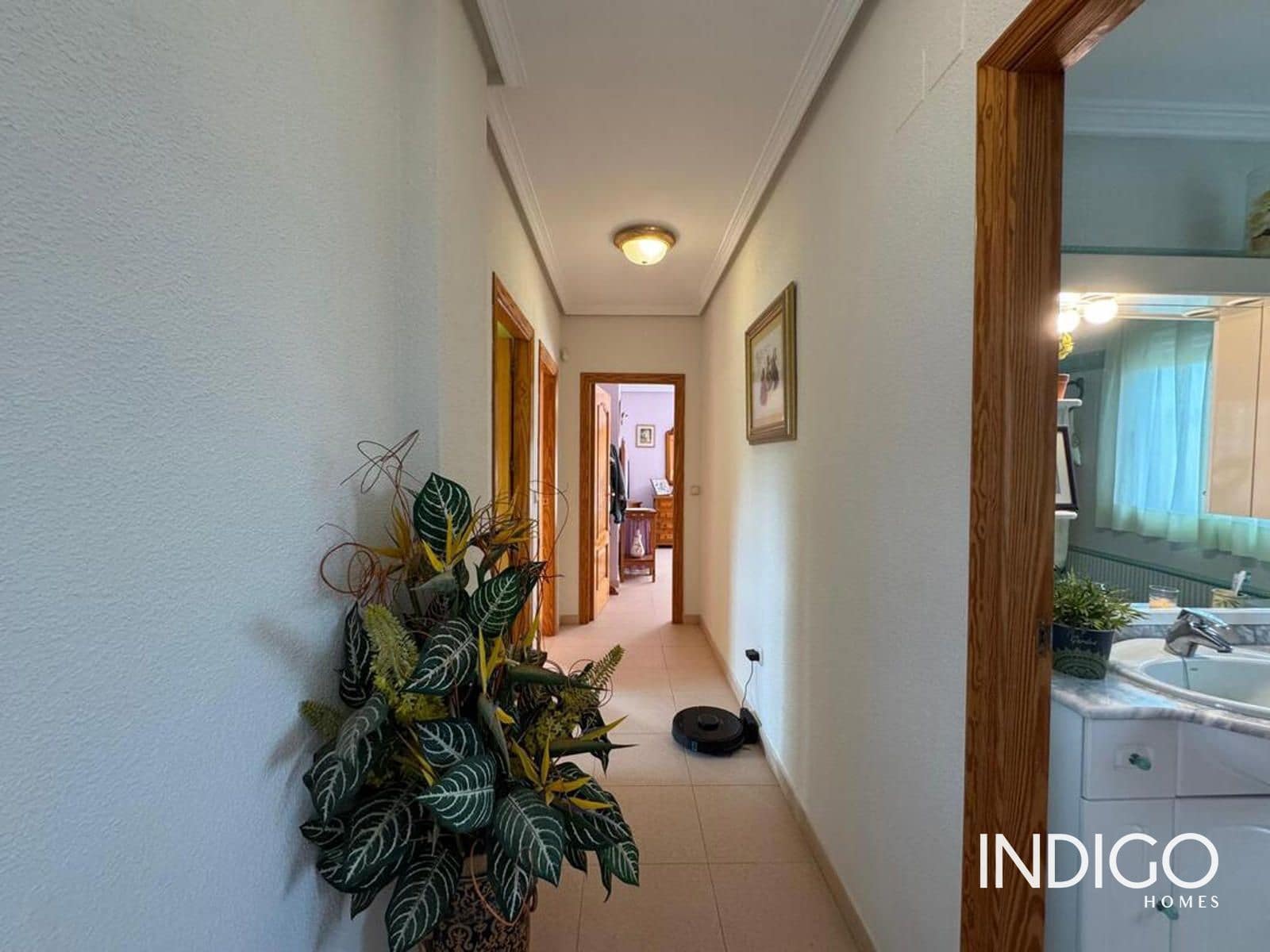 3 bedroom Villa for sale in Busot with pool garage - € 480,000 (Ref: 10177483)