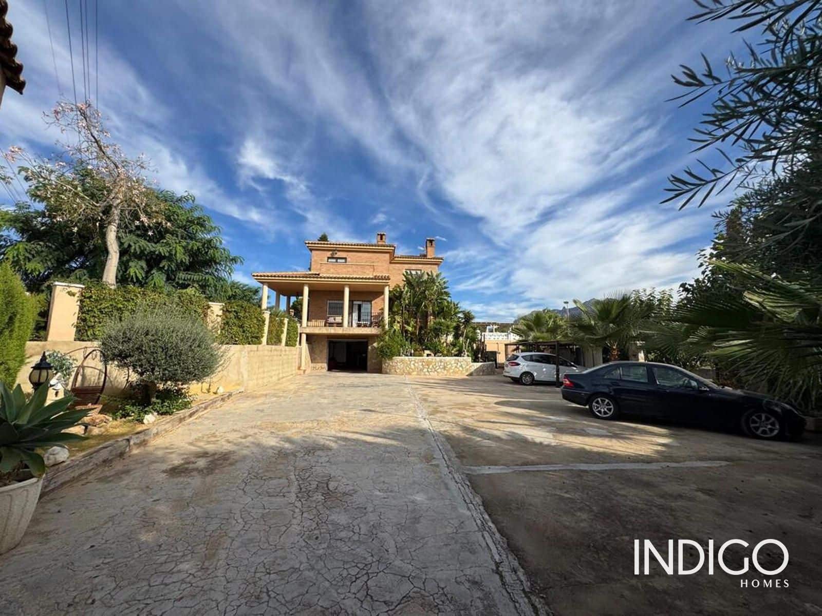 3 bedroom Villa for sale in Busot with pool garage - € 480,000 (Ref: 10177483)