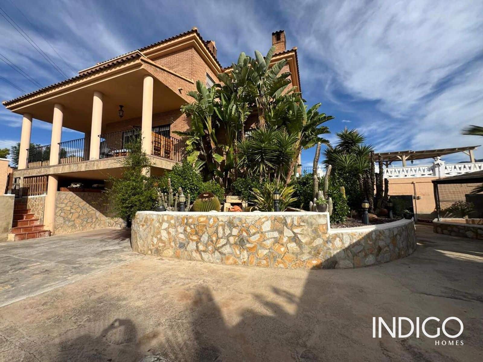 3 bedroom Villa for sale in Busot with pool garage - € 480,000 (Ref: 10177483)