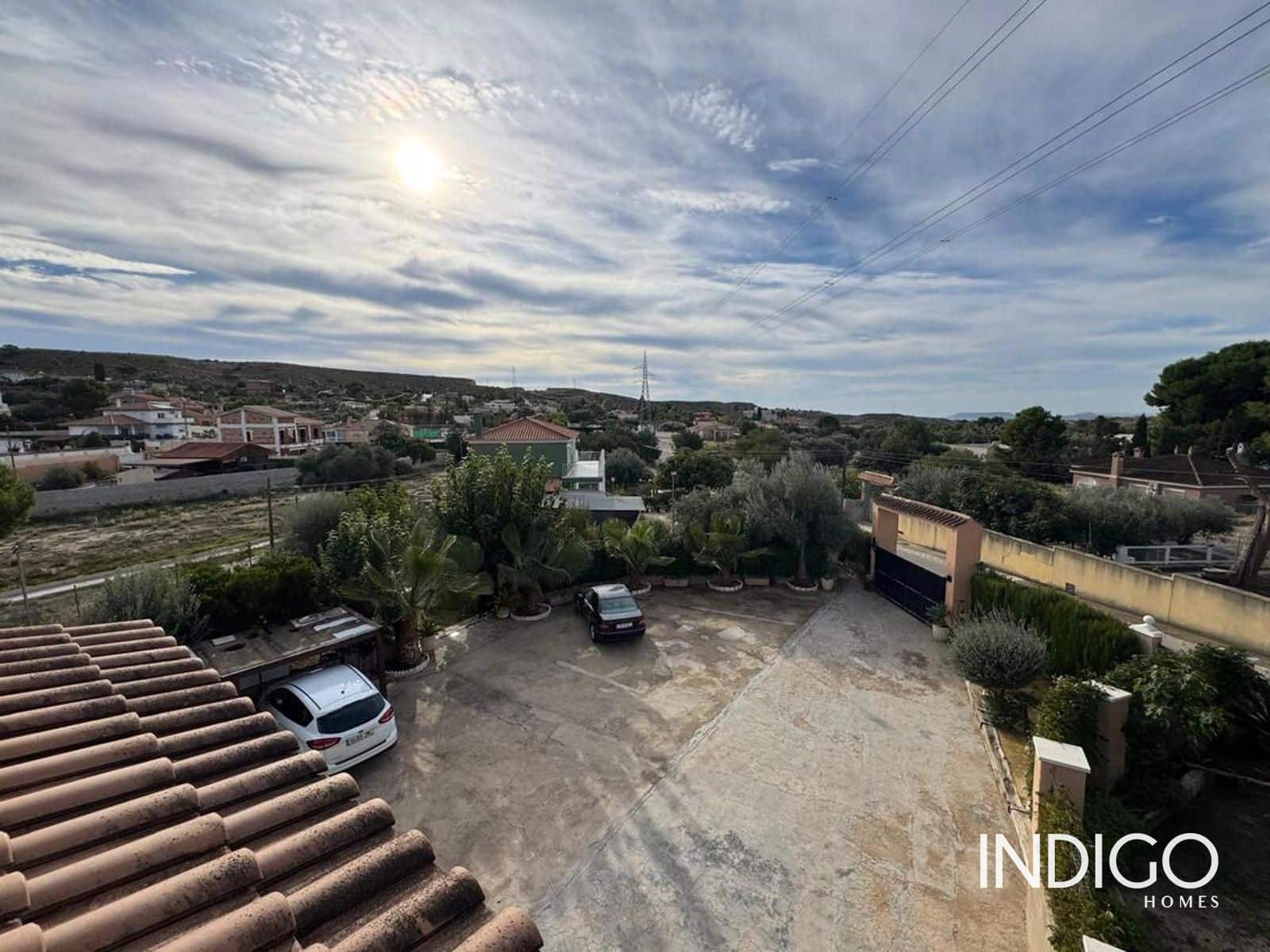 3 bedroom Villa for sale in Busot with pool garage - € 480,000 (Ref: 10177483)