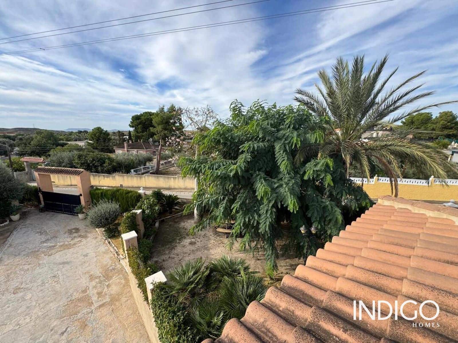 3 bedroom Villa for sale in Busot with pool garage - € 480,000 (Ref: 10177483)