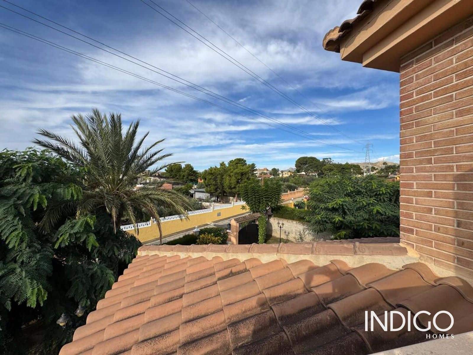 3 bedroom Villa for sale in Busot with pool garage - € 480,000 (Ref: 10177483)
