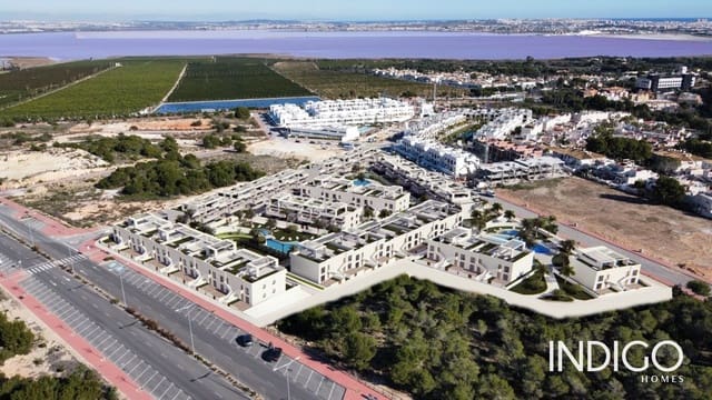 Casa de 2 habitaciones en Torrevieja en venta con piscina - 322.900 € (Ref: 7079163)