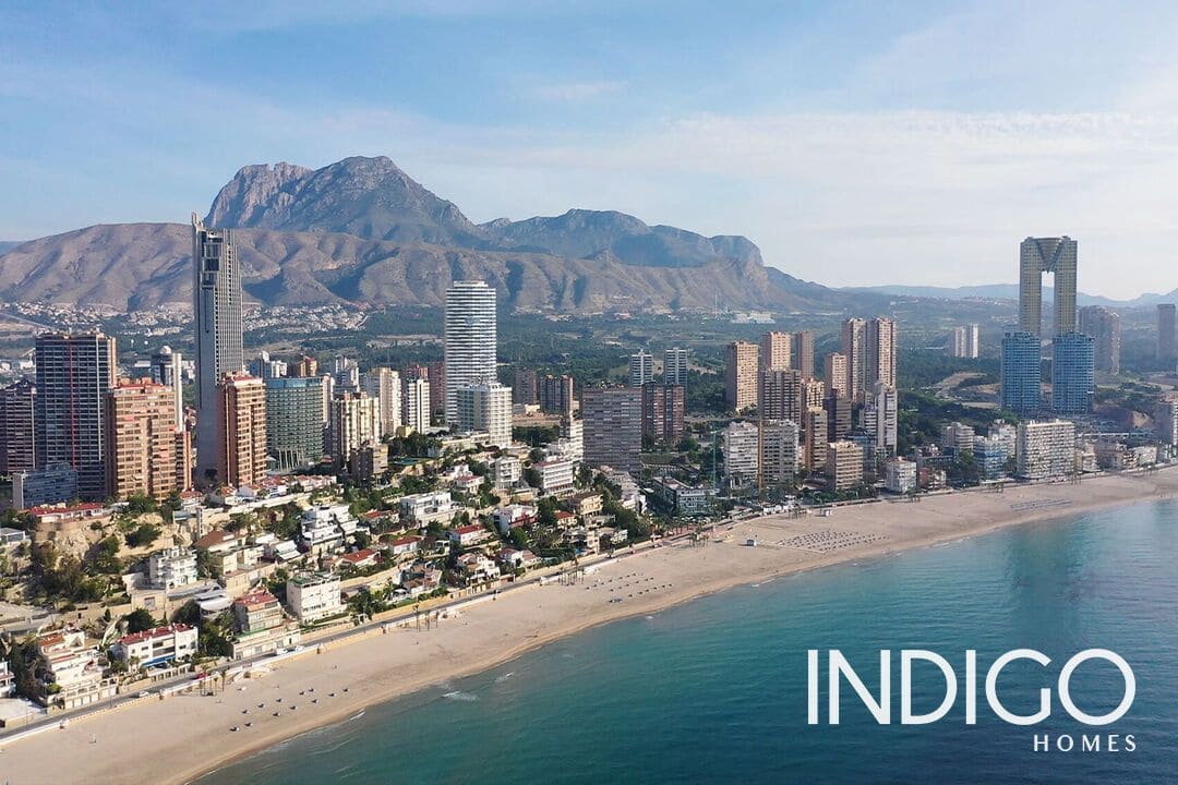 2 bedroom Flat for sale in Benidorm with pool garage - € 655,000 (Ref: 7122911)