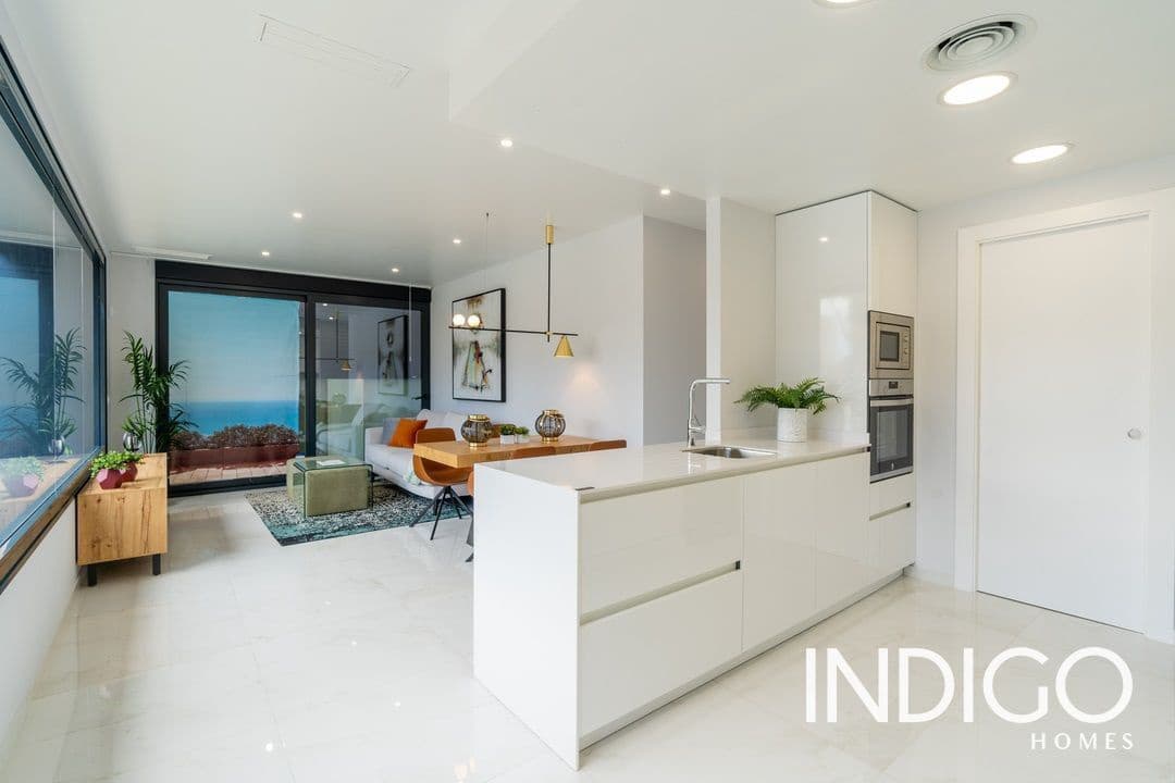 2 bedroom Flat for sale in Benidorm with pool garage - € 655,000 (Ref: 7122911)