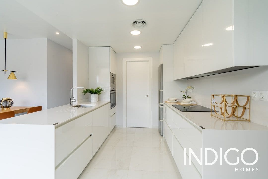 2 bedroom Flat for sale in Benidorm with pool garage - € 655,000 (Ref: 7122911)