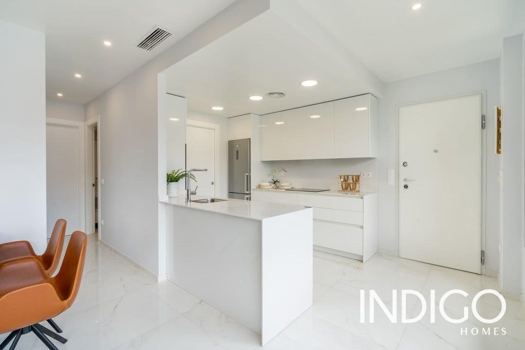 2 bedroom Flat for sale in Benidorm with pool garage - € 655,000 (Ref: 7122911)