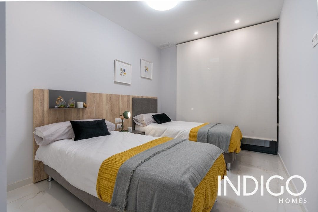 2 bedroom Flat for sale in Benidorm with pool garage - € 655,000 (Ref: 7122911)