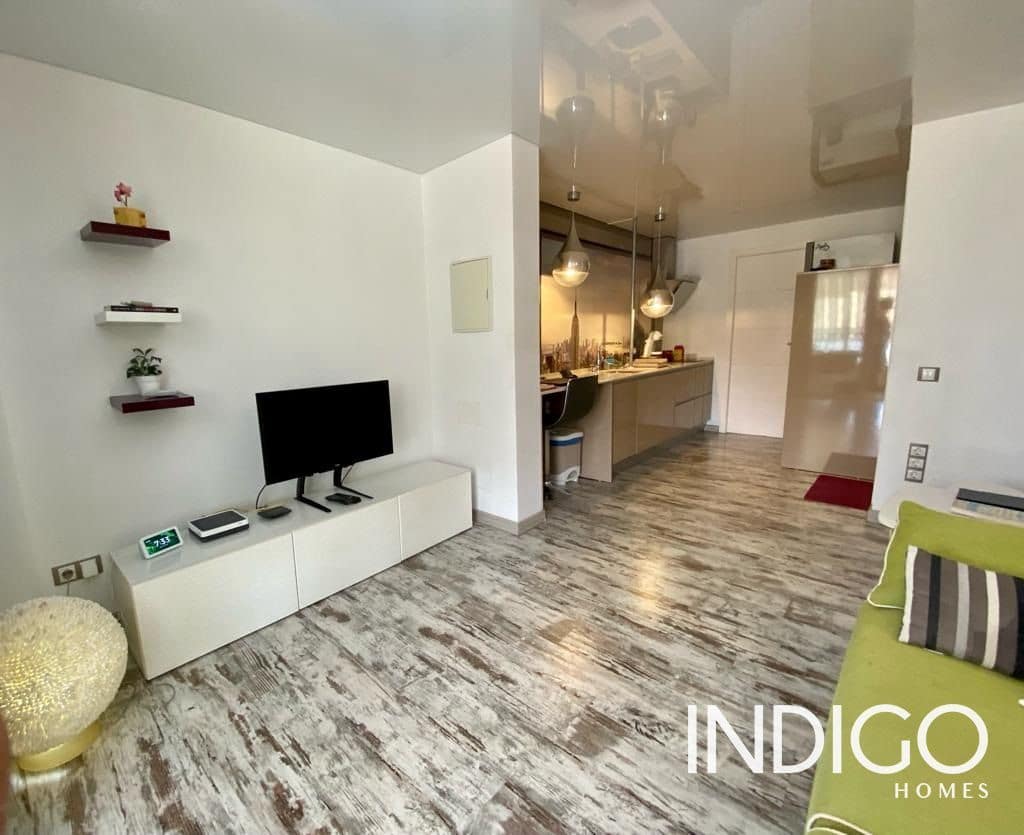 Piso en Alicante / Alacant ciudad en alquiler con piscina garaje - 900 € (Ref: 7897768)