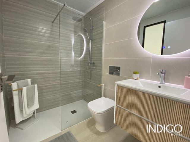 2 makuuhuone Asunto myytävänä paikassa Centro - Muelle Pesquero, Torrevieja mukana uima-altaan 
autotalli - 290 000 € (Ref: 8094477)