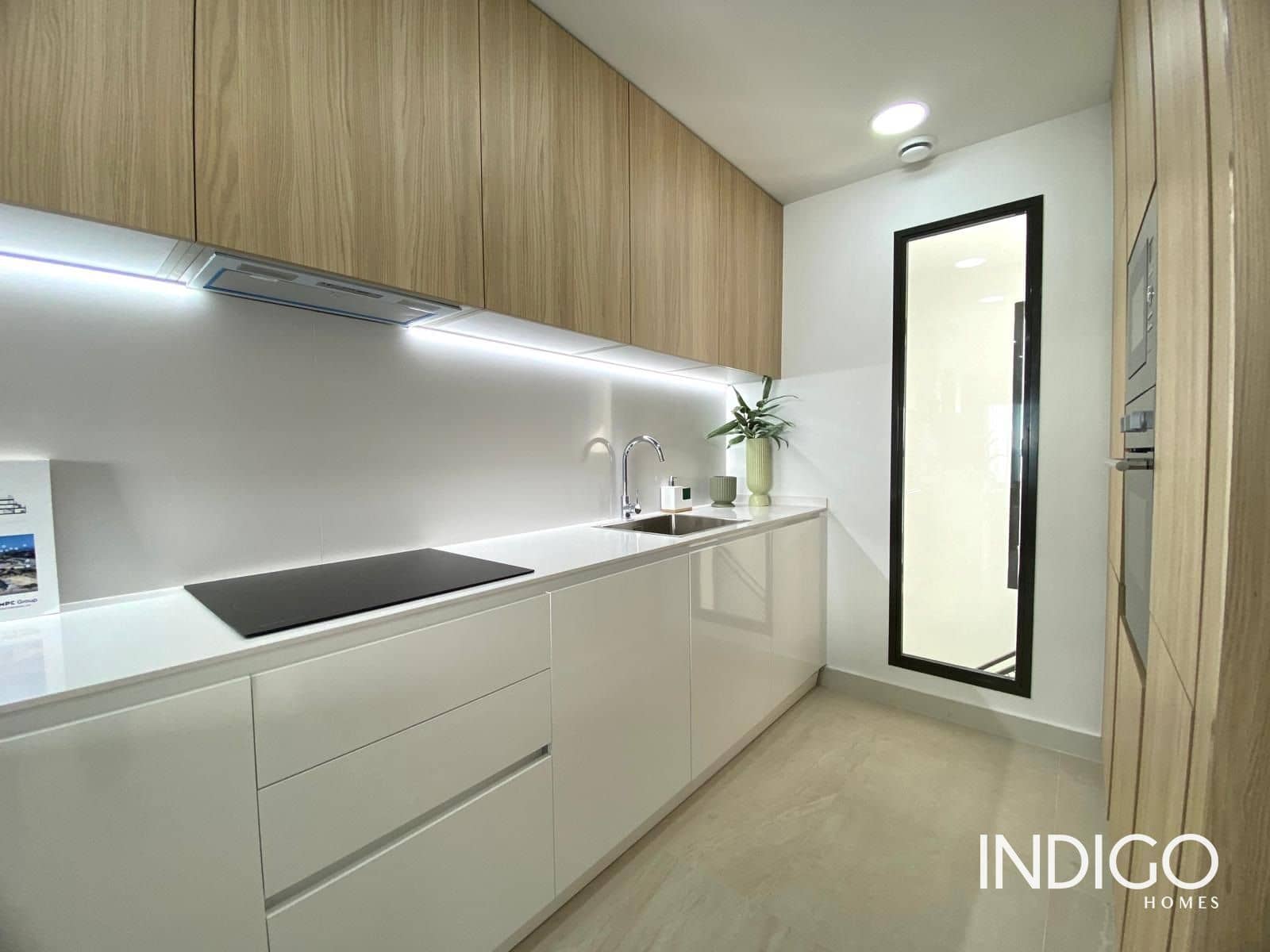 2 bedroom Flat for sale in Torrevieja with pool garage - € 290,000 (Ref: 8094477)