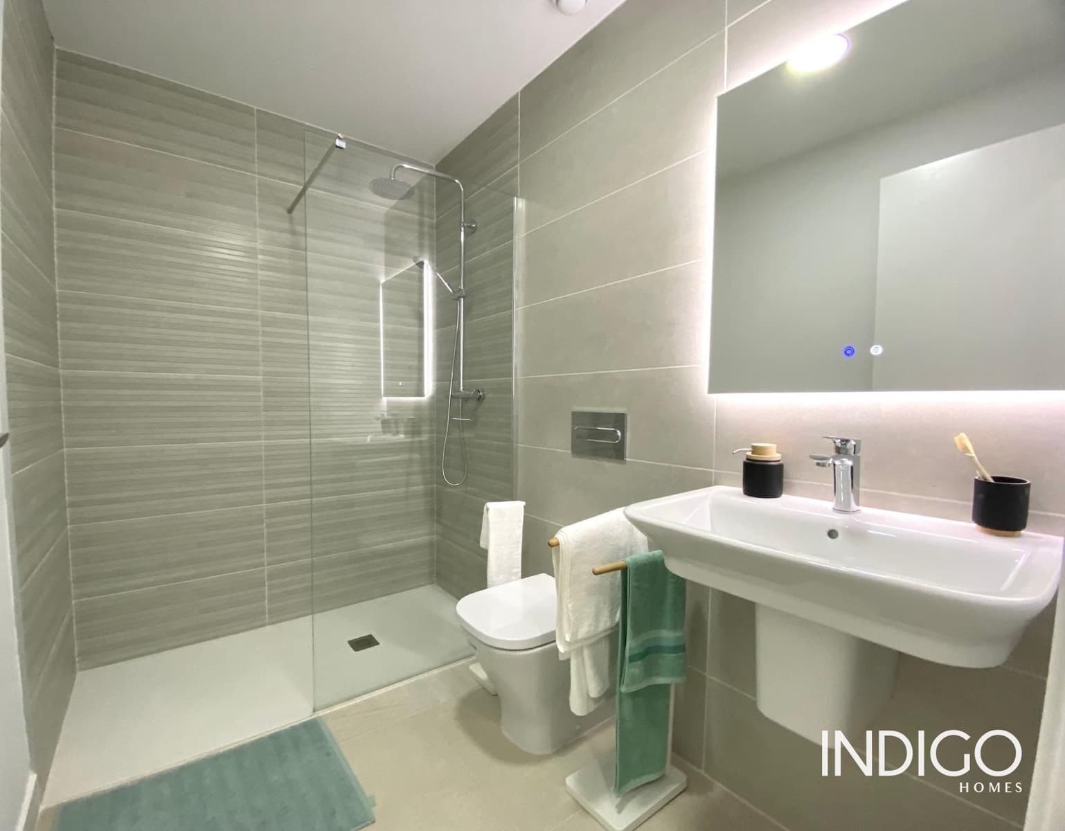 2 bedroom Flat for sale in Torrevieja with pool garage - € 290,000 (Ref: 8094477)