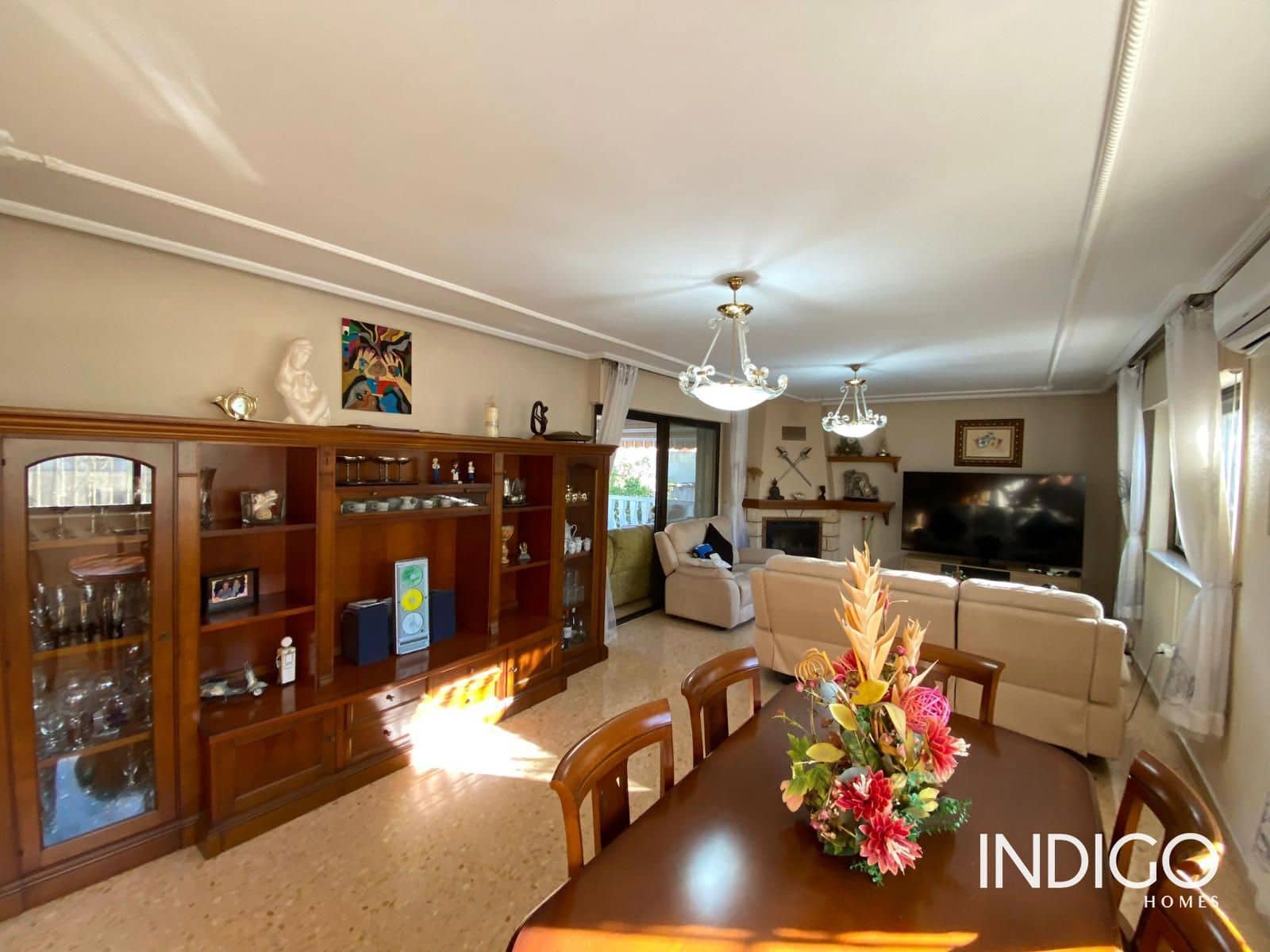 Chalet de 4 habitaciones en San Vicente / Sant Vicent del Raspeig en venta con piscina garaje - 570.000 € (Ref: 8594575)