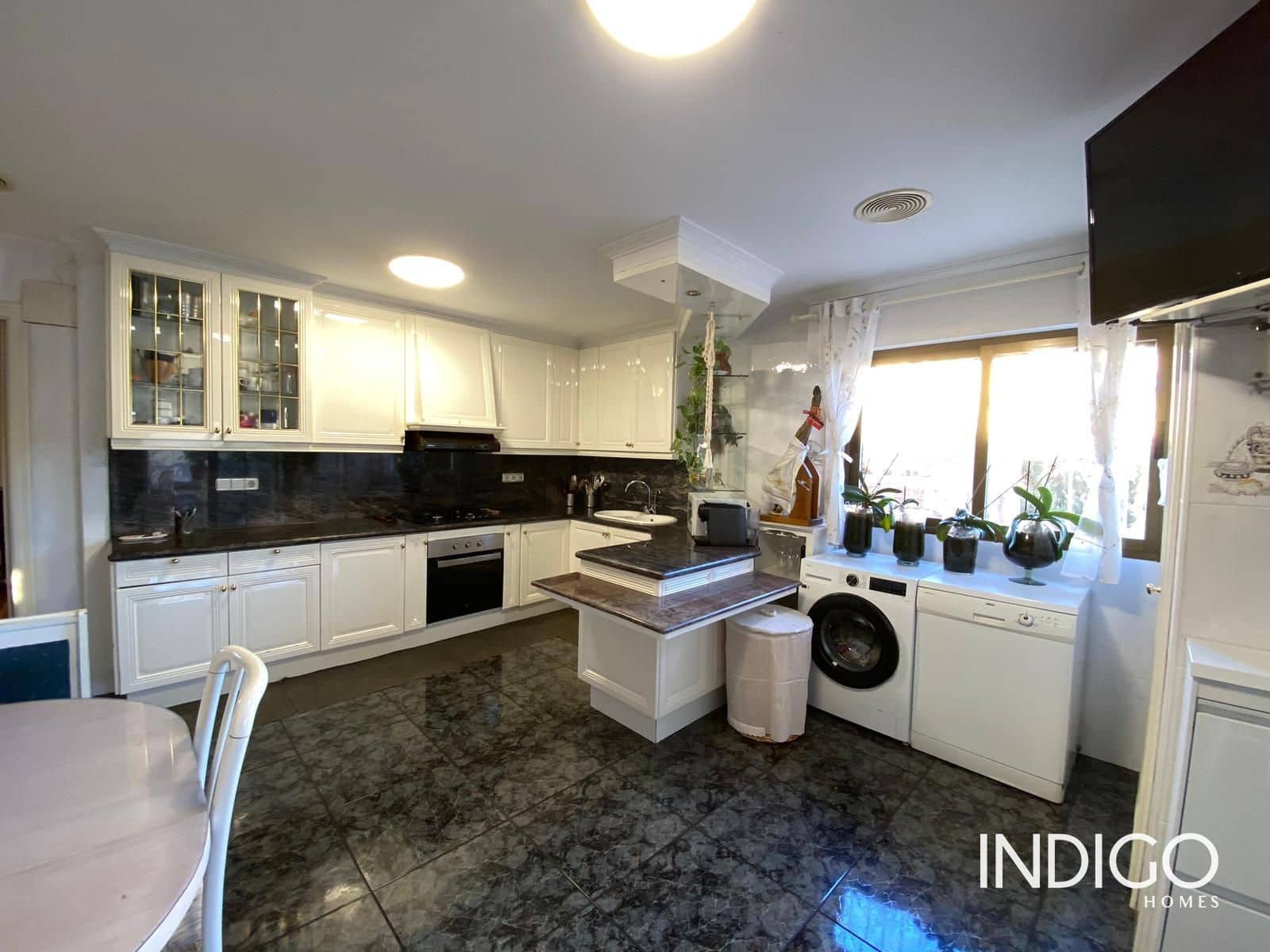 Chalet de 4 habitaciones en San Vicente / Sant Vicent del Raspeig en venta con piscina garaje - 570.000 € (Ref: 8594575)