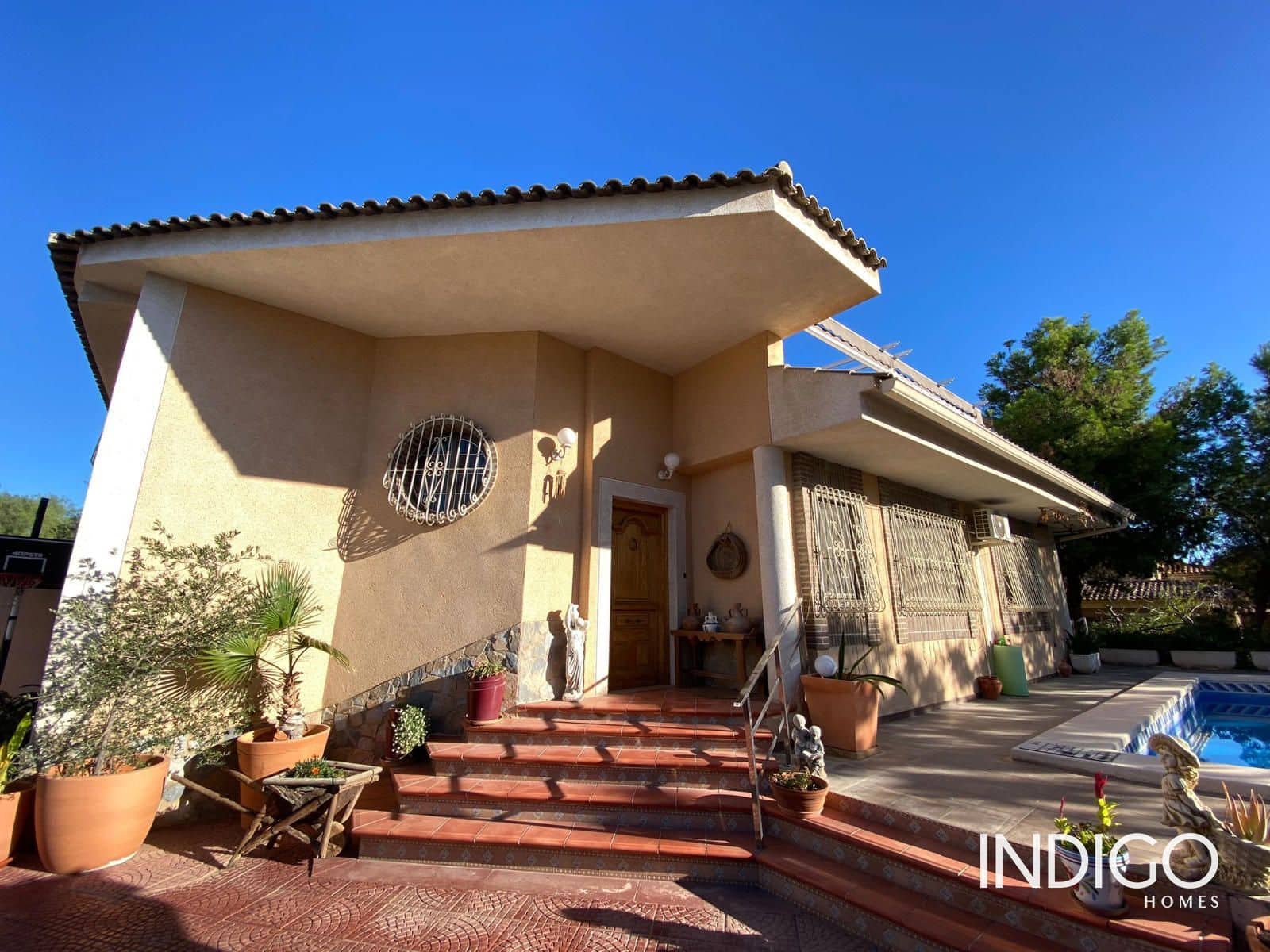 Chalet de 4 habitaciones en San Vicente / Sant Vicent del Raspeig en venta con piscina garaje - 570.000 € (Ref: 8594575)