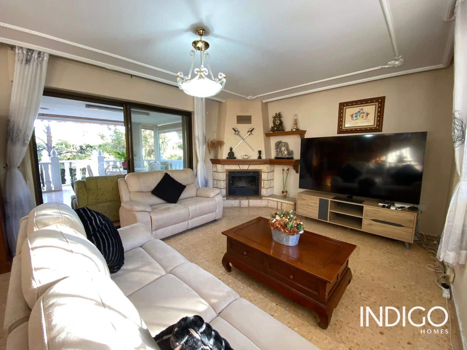 Chalet de 4 habitaciones en San Vicente / Sant Vicent del Raspeig en venta con piscina garaje - 570.000 € (Ref: 8594575)