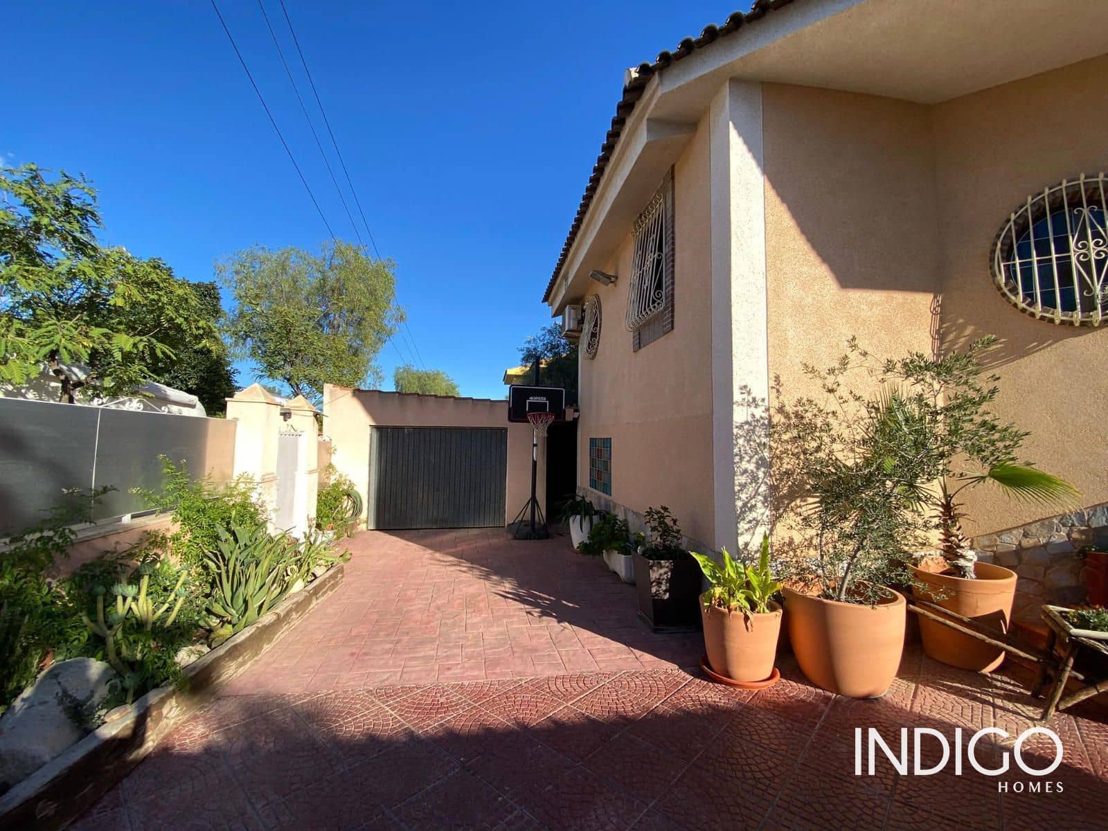 Chalet de 4 habitaciones en San Vicente / Sant Vicent del Raspeig en venta con piscina garaje - 570.000 € (Ref: 8594575)