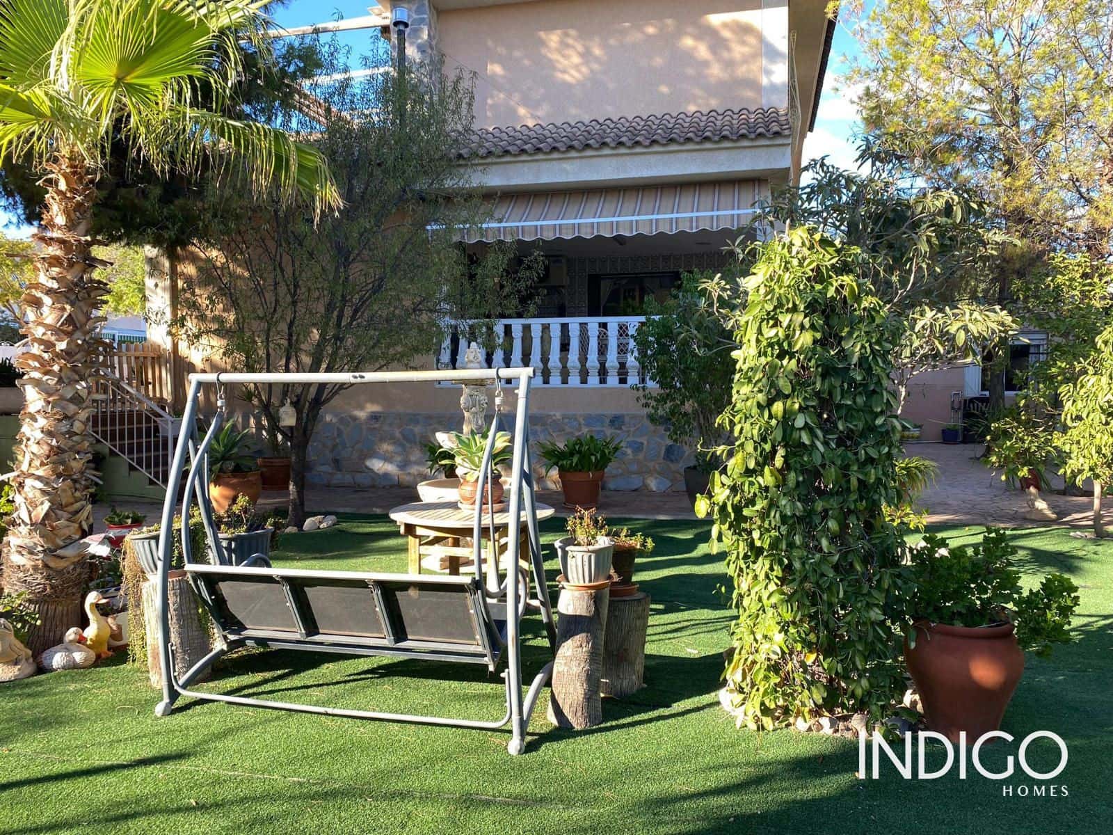 Chalet de 4 habitaciones en San Vicente / Sant Vicent del Raspeig en venta con piscina garaje - 570.000 € (Ref: 8594575)