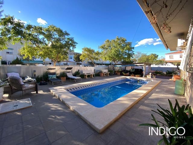 Chalet de 4 habitaciones en San Vicente / Sant Vicent del Raspeig en venta con piscina garaje - 570.000 € (Ref: 8594575)