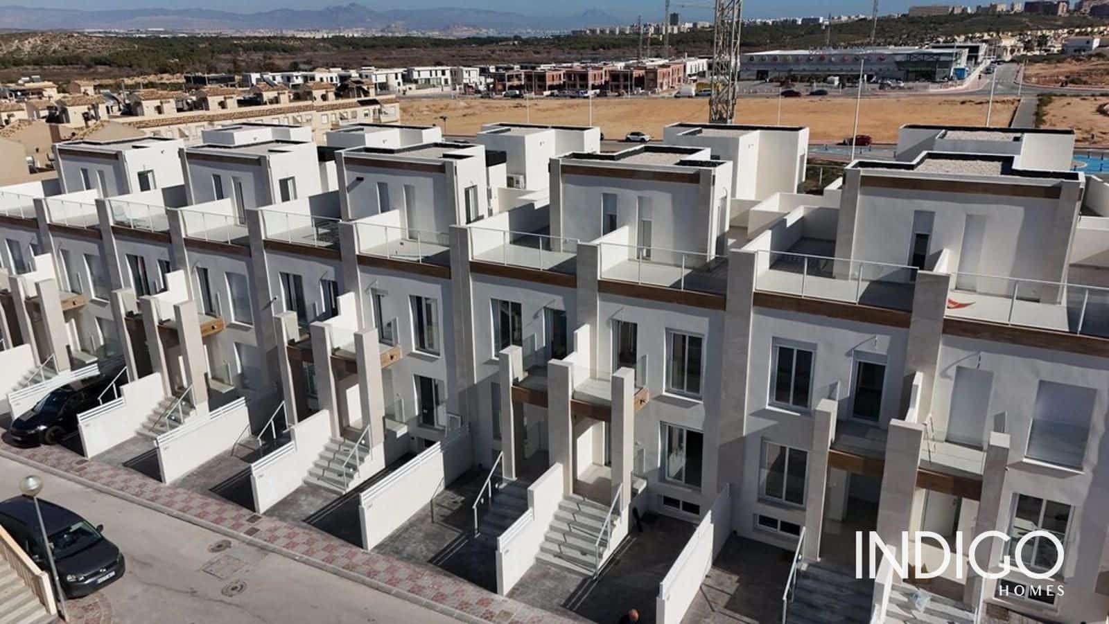 2 soveværelse Byhus til salg i Gran Alacant med garage - € 299.000 (Ref: 8866462)