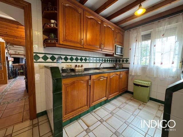 5 makuuhuone Huvila myytävänä paikassa San Vicente / Sant Vicent del Raspeig mukana uima-altaan 
autotalli - 590 000 € (Ref: 9181670)