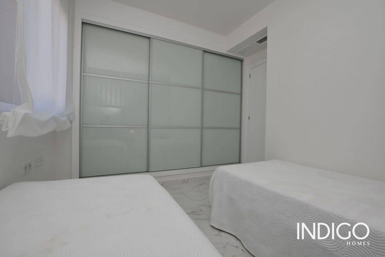 2 bedroom Flat for sale in Torrevieja with pool garage - € 239,900 (Ref: 9235291)