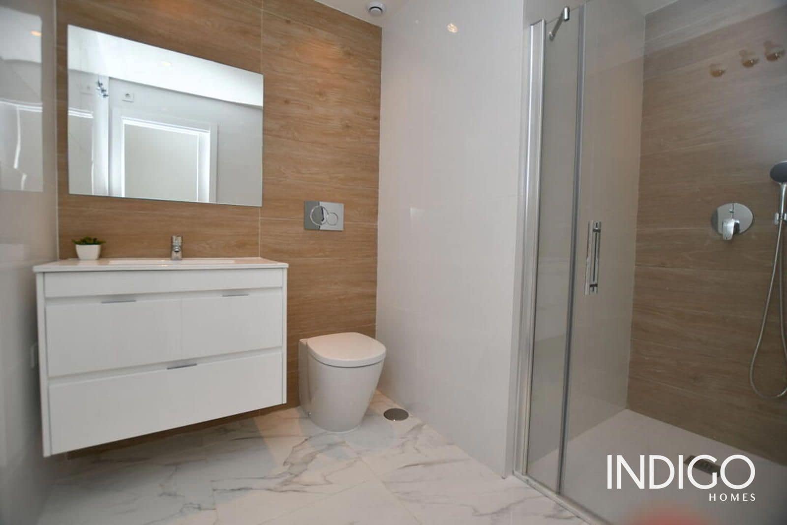 2 bedroom Flat for sale in Torrevieja with pool garage - € 239,900 (Ref: 9235291)