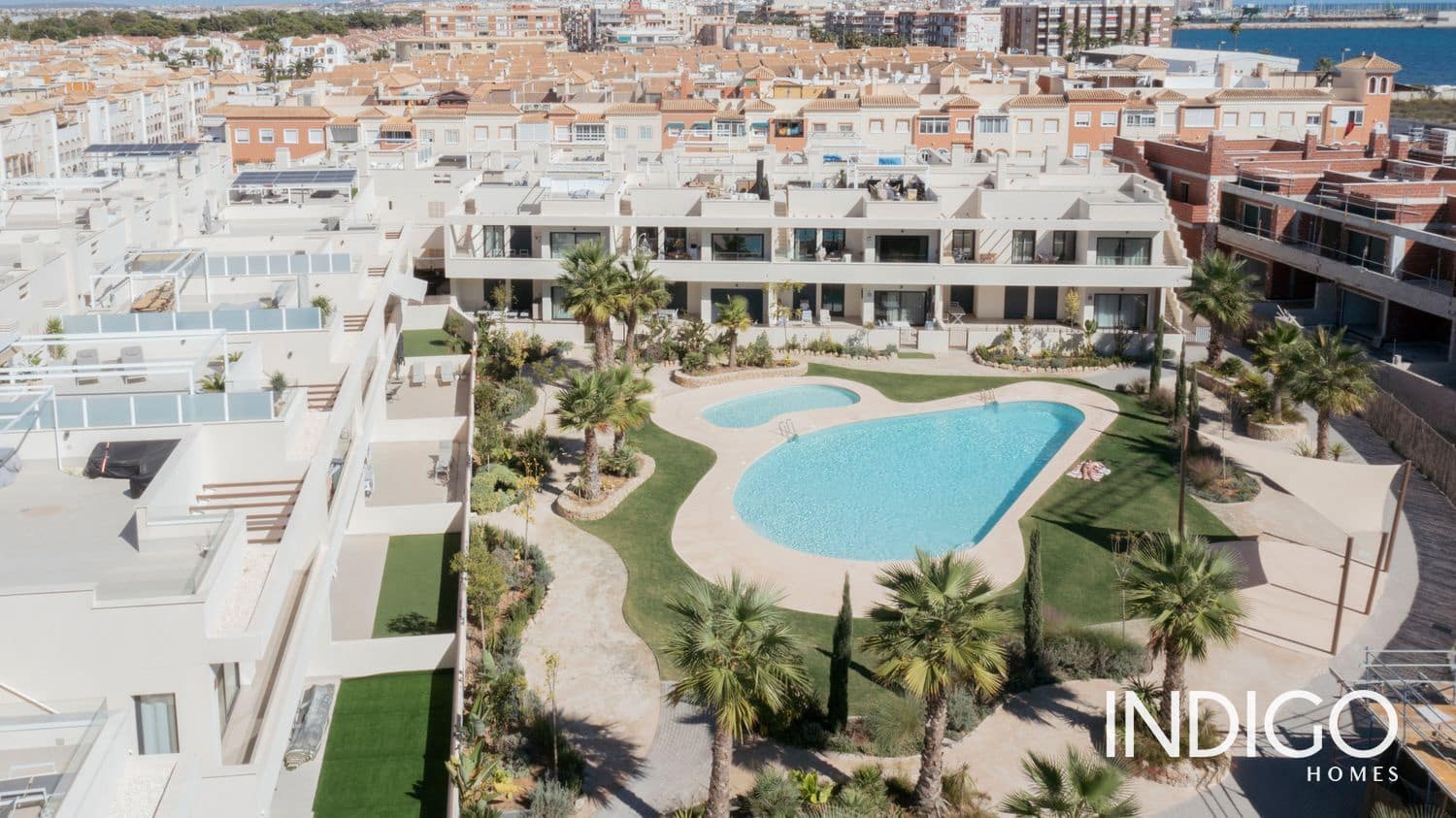 2 slaapkamer Flat te koop in Torrevieja met zwembad garage - € 360.000 (Ref: 9244452)