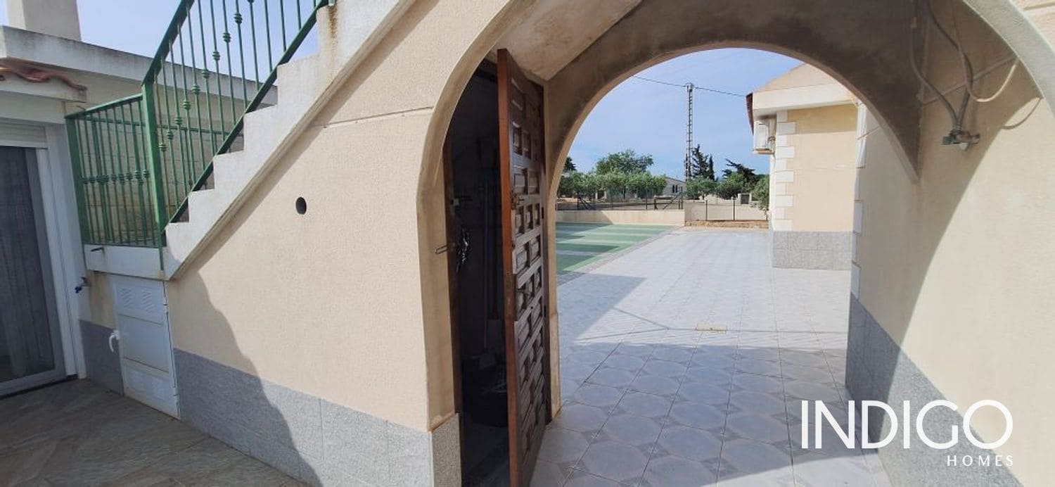 7 slaapkamer Villa te koop in Alicante stad met zwembad garage - € 630.000 (Ref: 9273147)