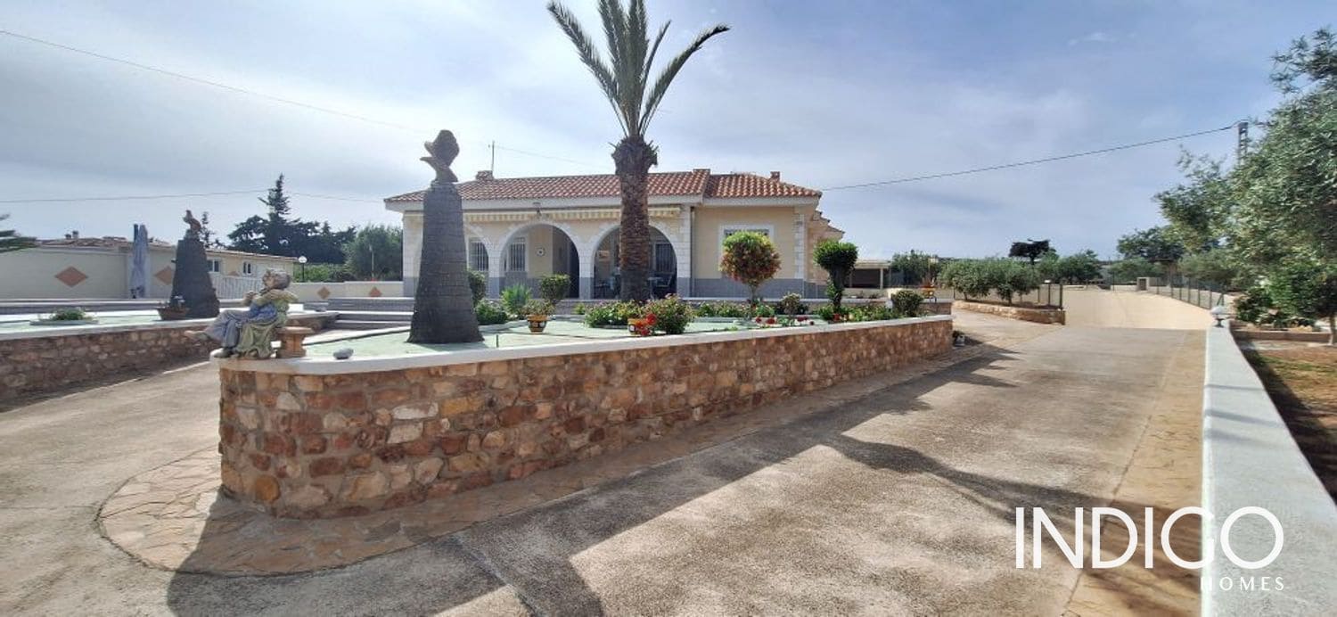 7 slaapkamer Villa te koop in Alicante stad met zwembad garage - € 630.000 (Ref: 9273147)