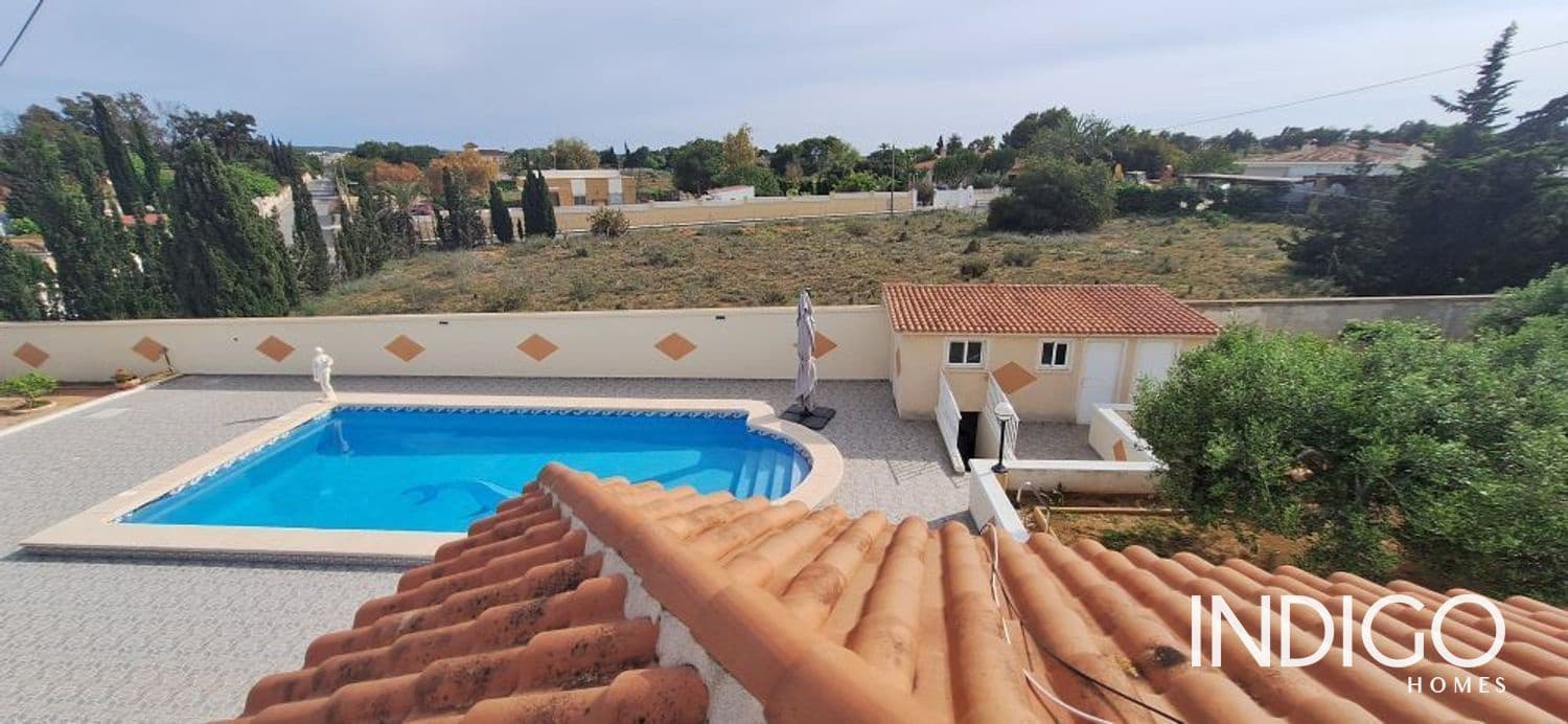 7 slaapkamer Villa te koop in Alicante stad met zwembad garage - € 630.000 (Ref: 9273147)