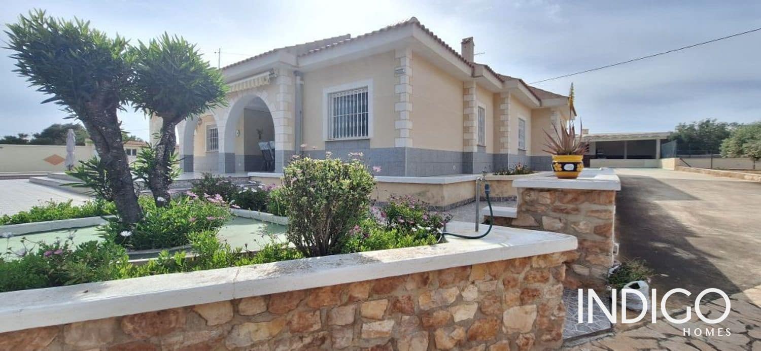 7 slaapkamer Villa te koop in Alicante stad met zwembad garage - € 630.000 (Ref: 9273147)