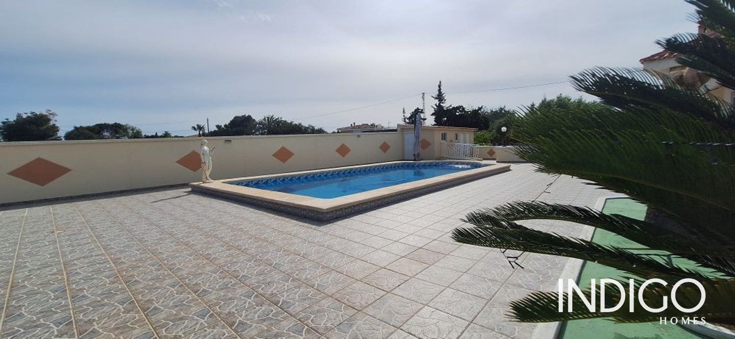 7 slaapkamer Villa te koop in Alicante stad met zwembad garage - € 630.000 (Ref: 9273147)