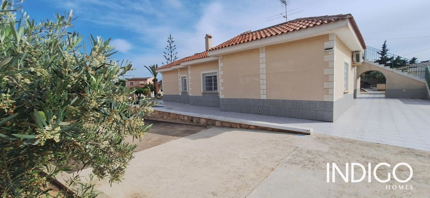 7 slaapkamer Villa te koop in Alicante stad met zwembad garage - € 630.000 (Ref: 9273147)