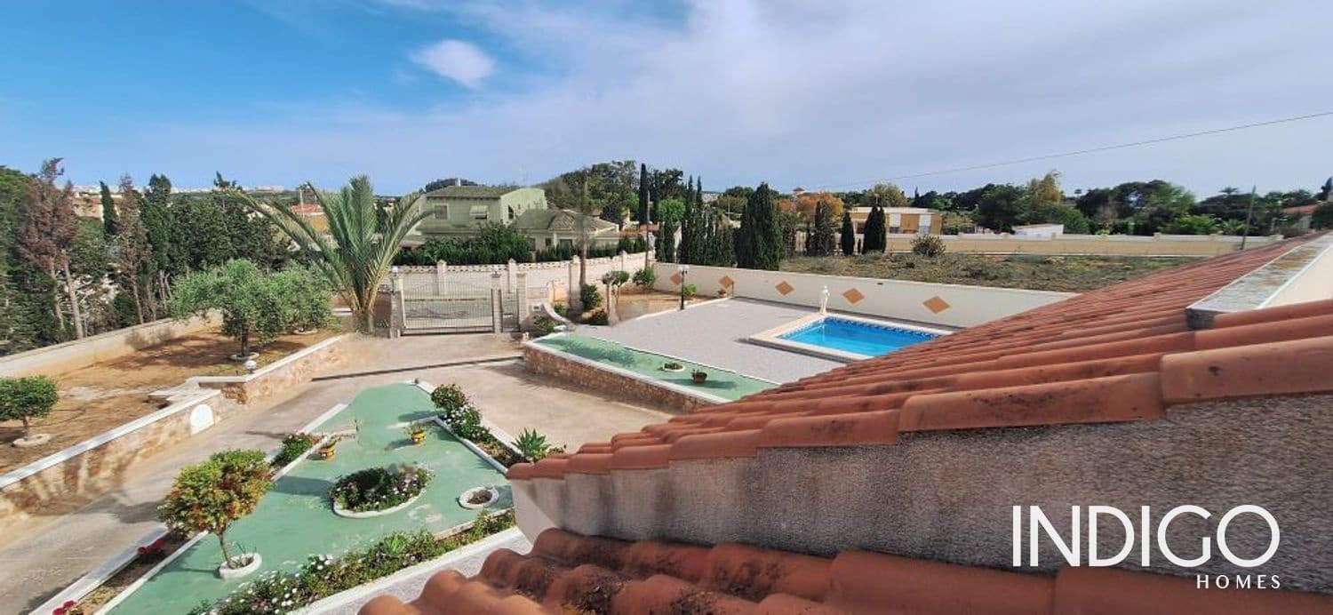 7 slaapkamer Villa te koop in Alicante stad met zwembad garage - € 630.000 (Ref: 9273147)