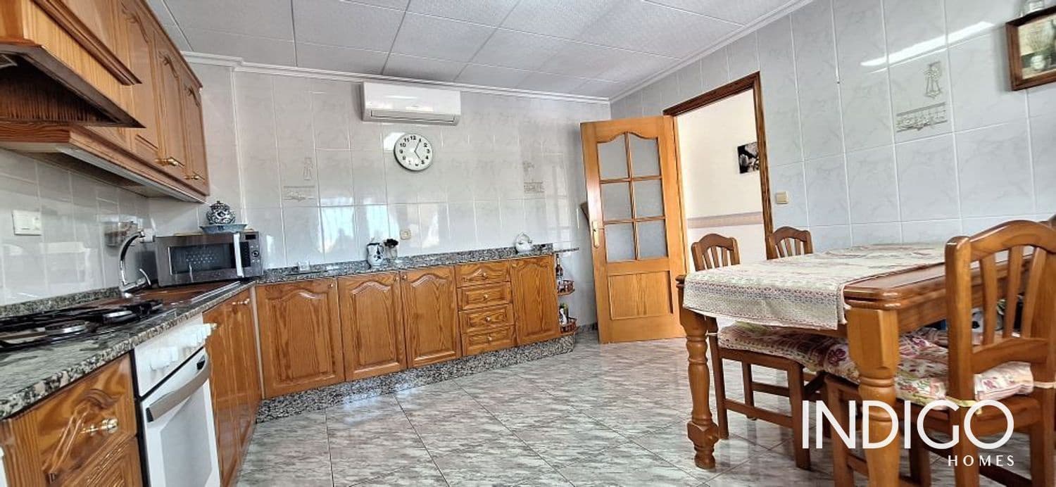 7 slaapkamer Villa te koop in Alicante stad met zwembad garage - € 630.000 (Ref: 9273147)