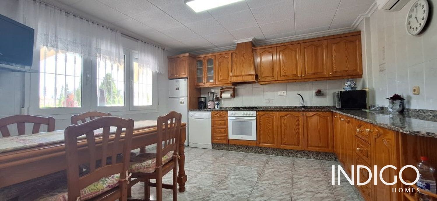 7 slaapkamer Villa te koop in Alicante stad met zwembad garage - € 630.000 (Ref: 9273147)