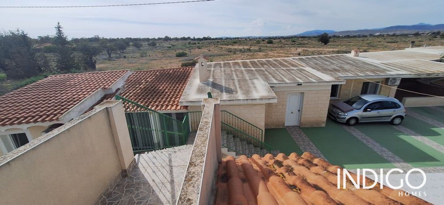 7 slaapkamer Villa te koop in Alicante stad met zwembad garage - € 630.000 (Ref: 9273147)