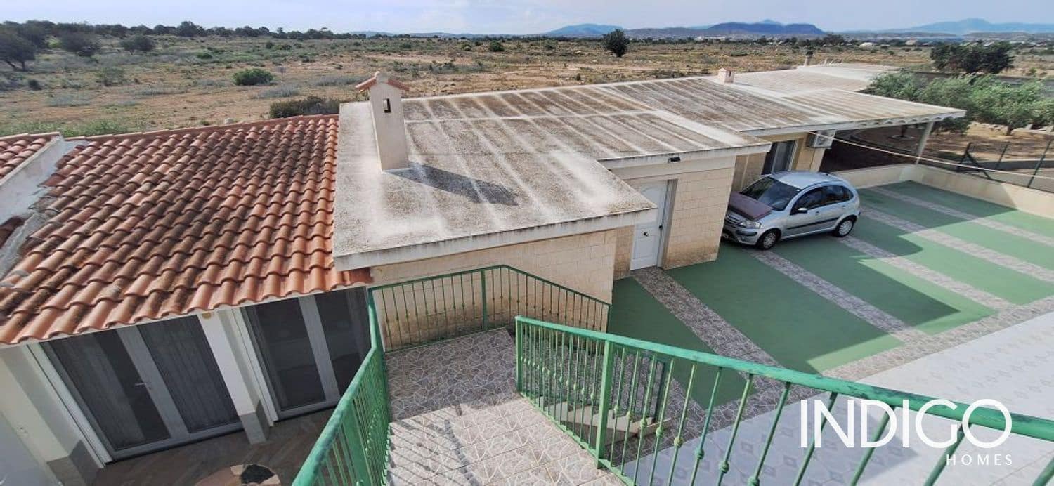 7 slaapkamer Villa te koop in Alicante stad met zwembad garage - € 630.000 (Ref: 9273147)