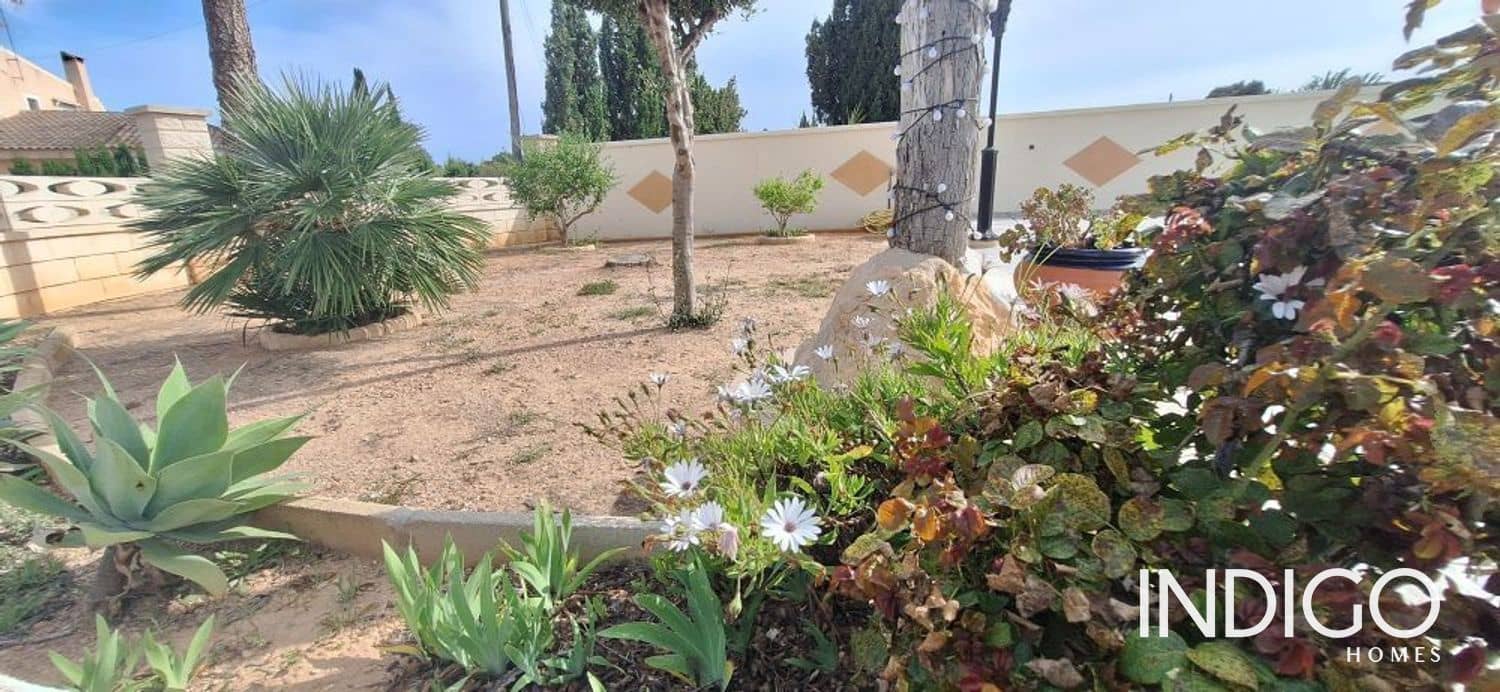 7 slaapkamer Villa te koop in Alicante stad met zwembad garage - € 630.000 (Ref: 9273147)