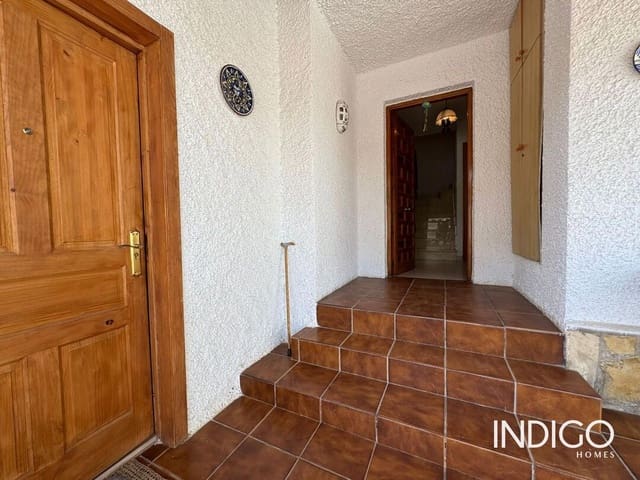 4 makuuhuone Omakotitalo myytävänä paikassa San Vicente / Sant Vicent del Raspeig mukana 
autotalli - 355 000 € (Ref: 9369145)