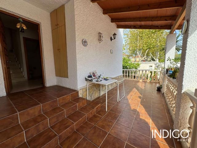 4 makuuhuone Omakotitalo myytävänä paikassa San Vicente / Sant Vicent del Raspeig mukana 
autotalli - 355 000 € (Ref: 9369145)