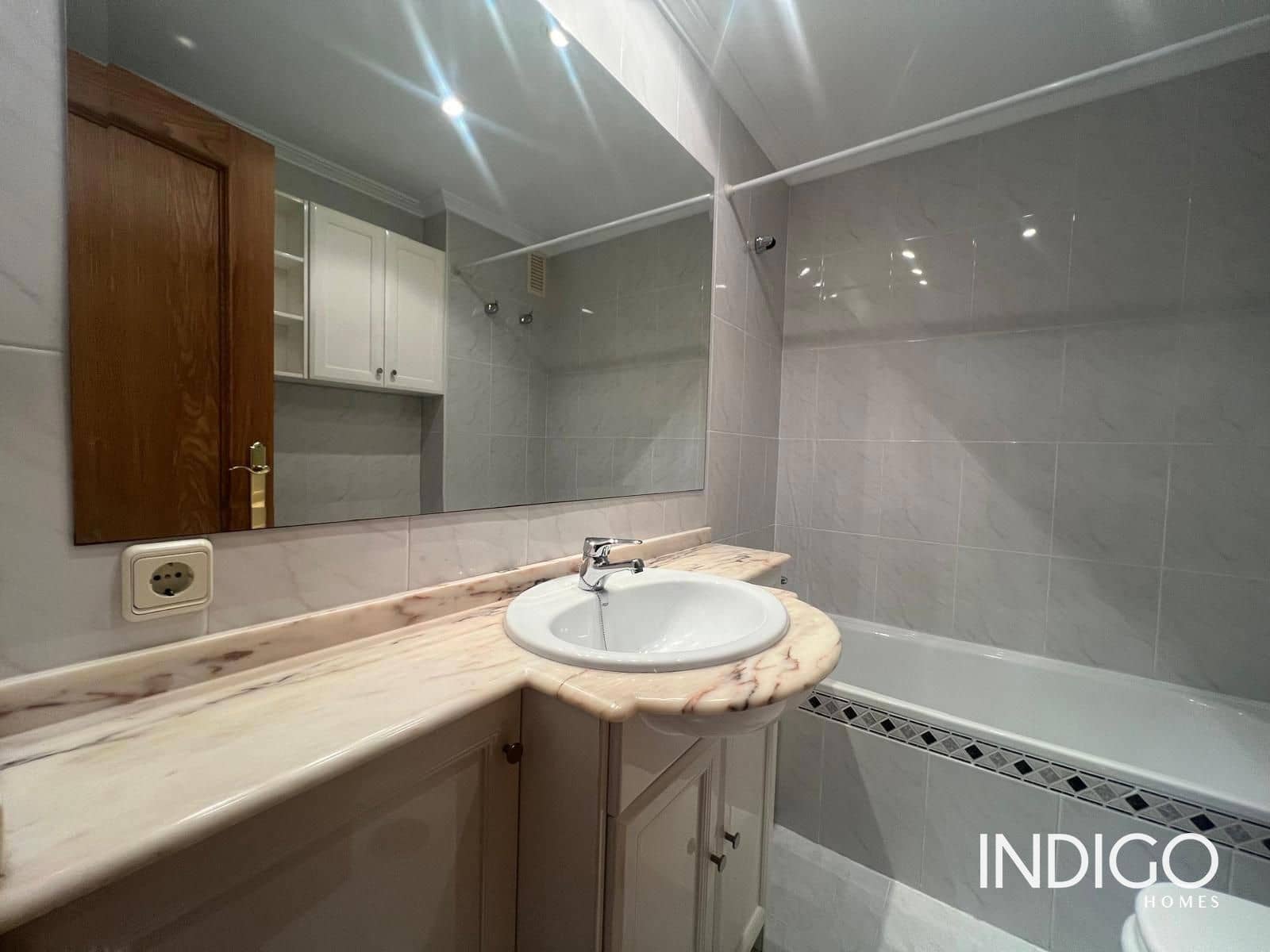 3 soveværelse Lejlighed til leje i Muchamiel / Mutxamel - € 990 (Ref: 9428175)