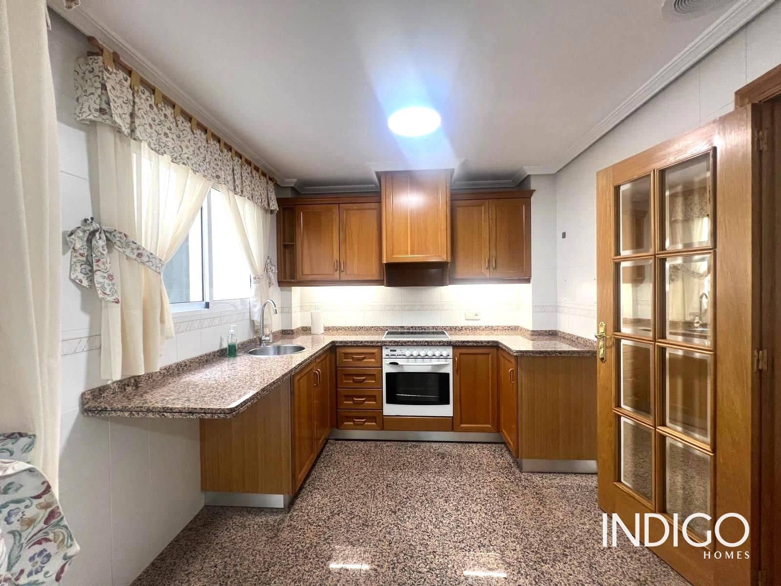 3 soveværelse Lejlighed til leje i Muchamiel / Mutxamel - € 990 (Ref: 9428175)